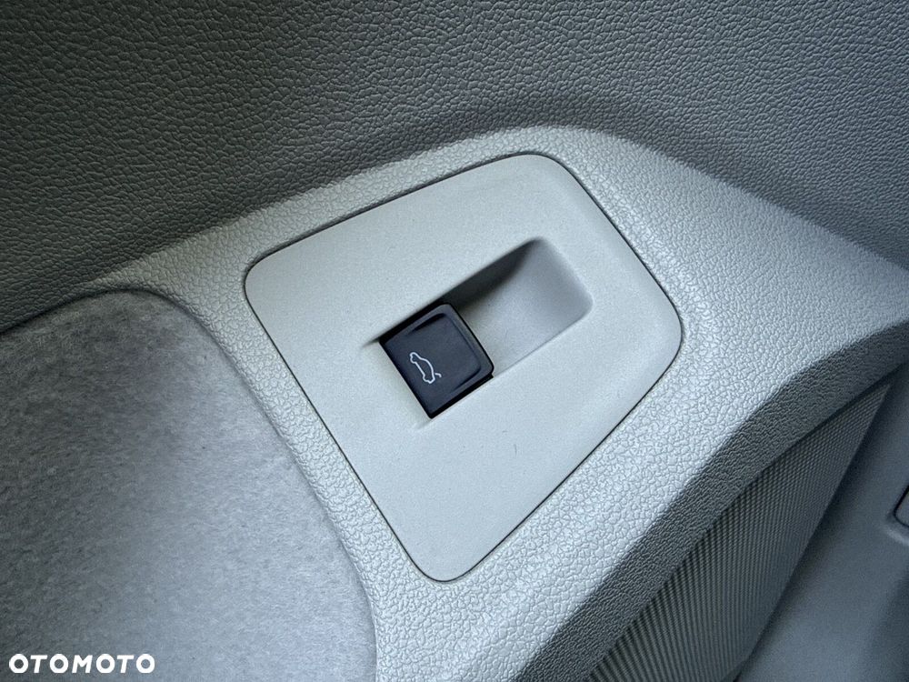 Volkswagen Tiguan - 12