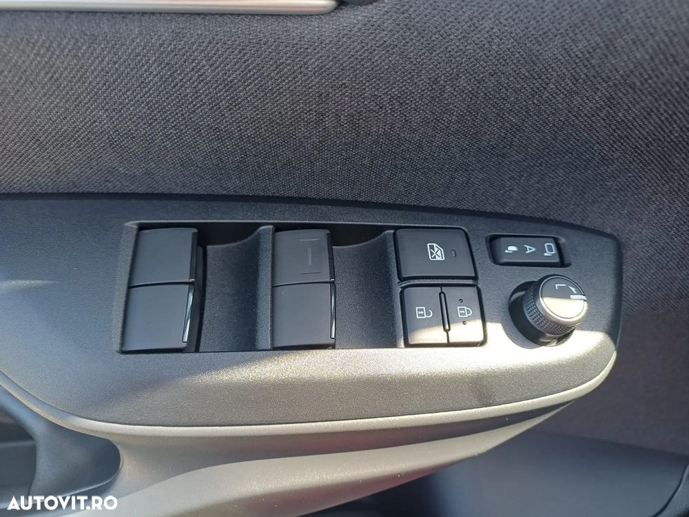 Toyota Yaris 1.5 VVT-i HSD Dynamic Plus Bi-tone - 12