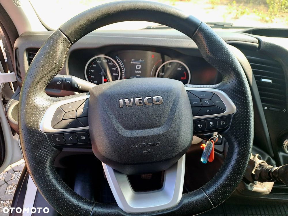 Iveco Daily | Plandeka + Winda 750kg | Gwarancja 12mc |  3.0l 180KM | Full Led |  Krajowy | 8 EP | Firanka | - 10