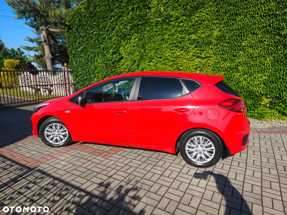 Kia Ceed 1.4 L - 8