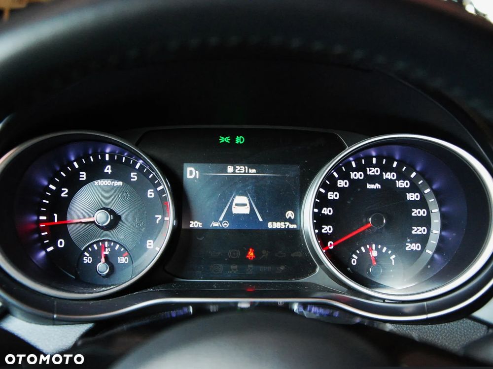 Kia Ceed - 36