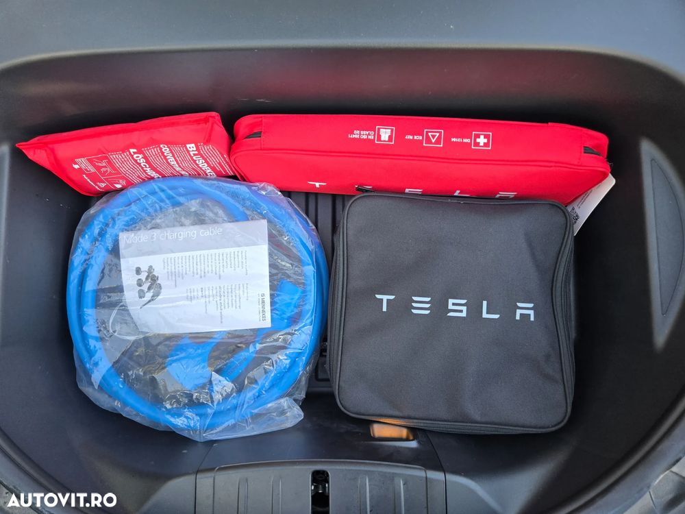 Tesla Model 3 Long Range - 30