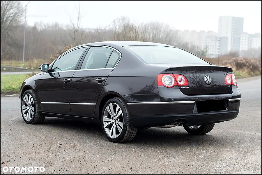 Volkswagen Passat - 4