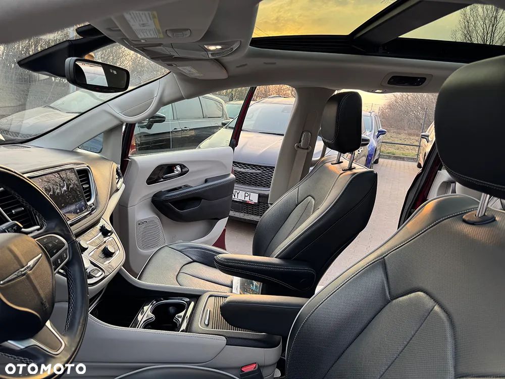 Chrysler Pacifica - 18