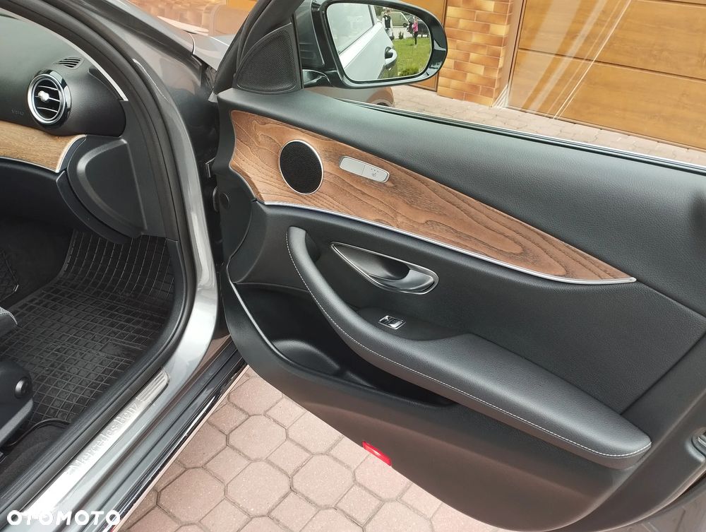 Mercedes-Benz Klasa E 200 9G-TRONIC - 18