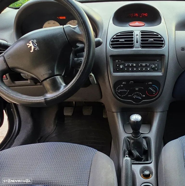Peugeot 206 1.1 Color Line - 9