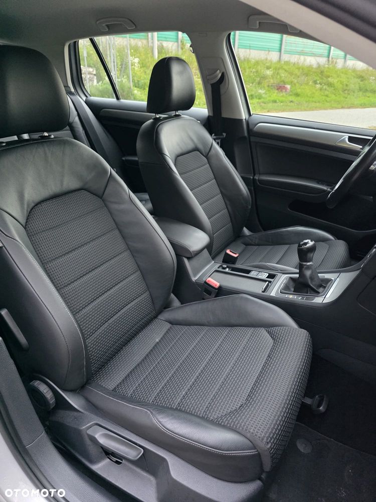 Volkswagen Golf - 8