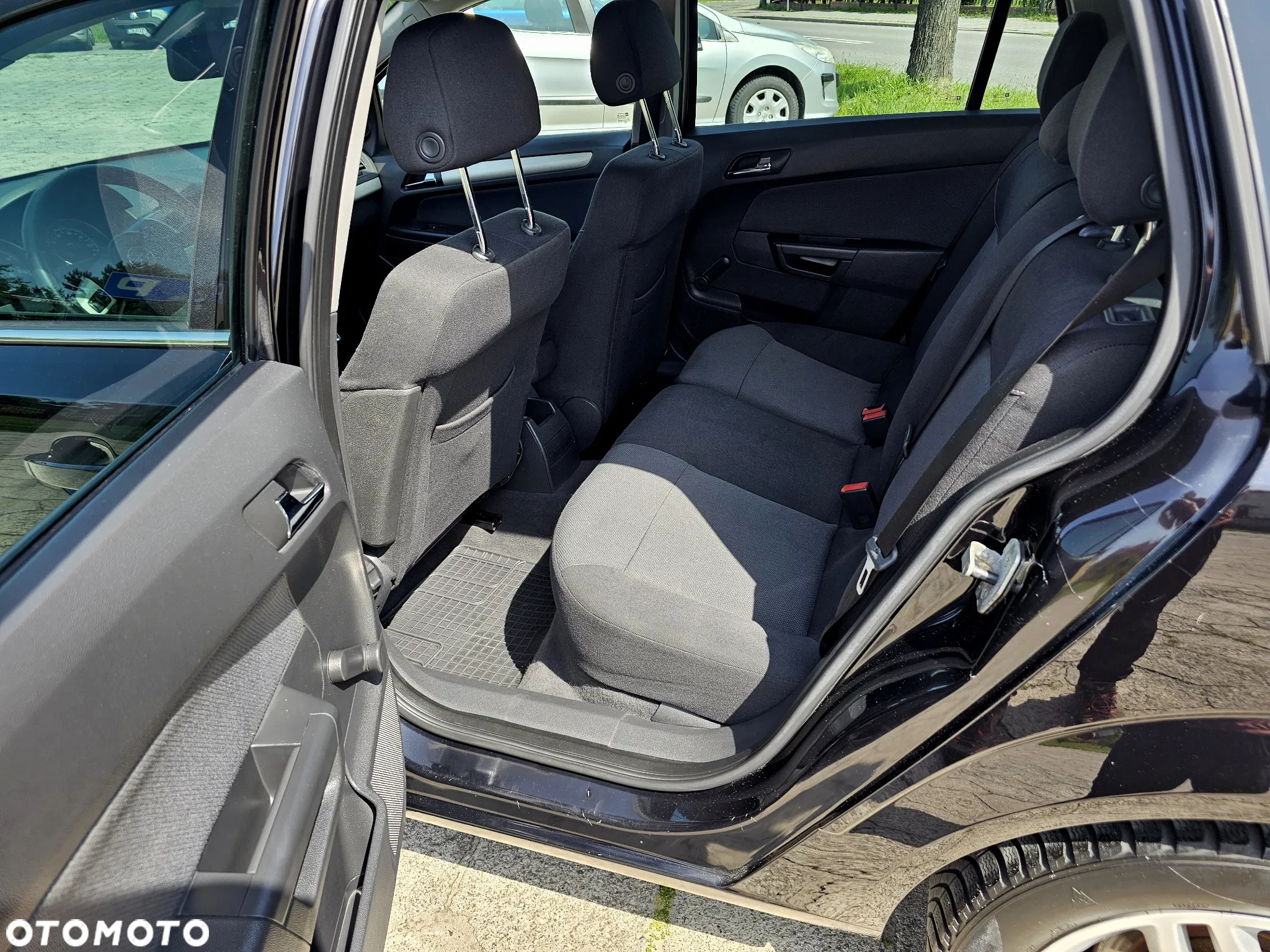Opel Astra 1.6 Caravan NAVI - 11