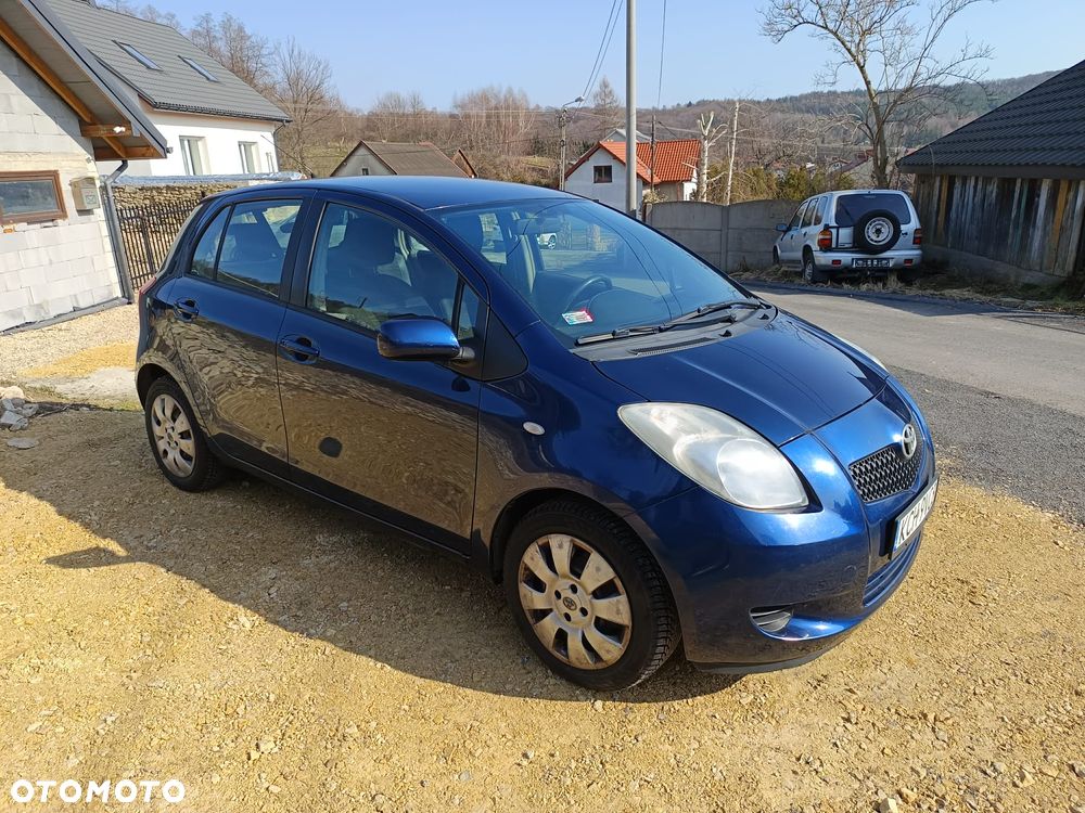 Toyota Yaris 1.0 VVT-i - 4