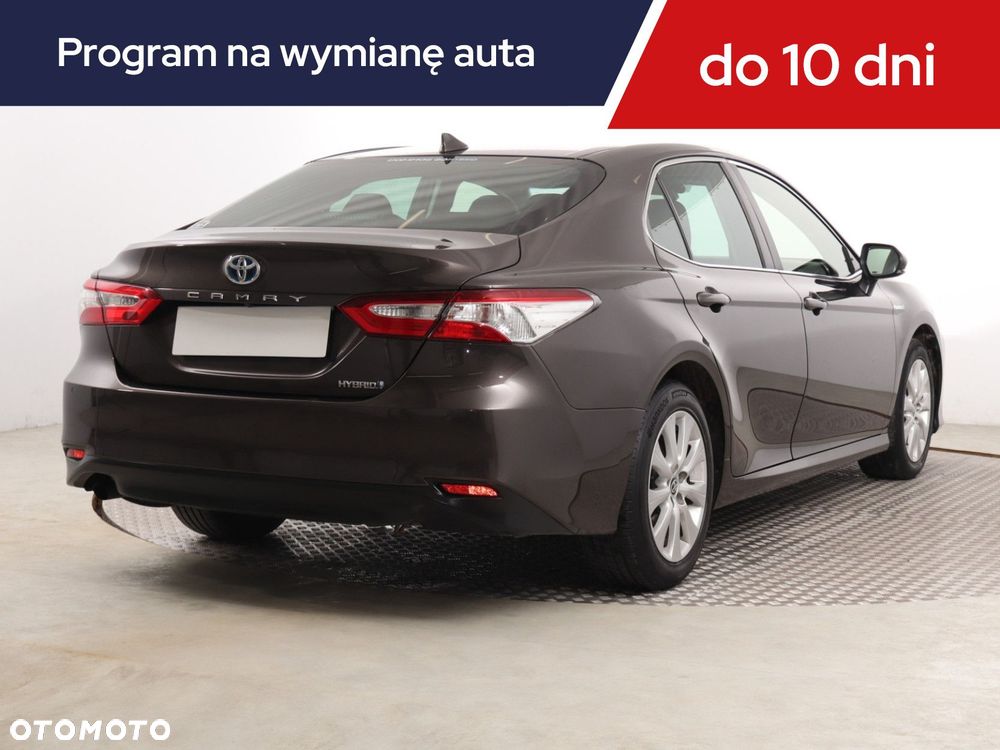 Toyota Camry - 7