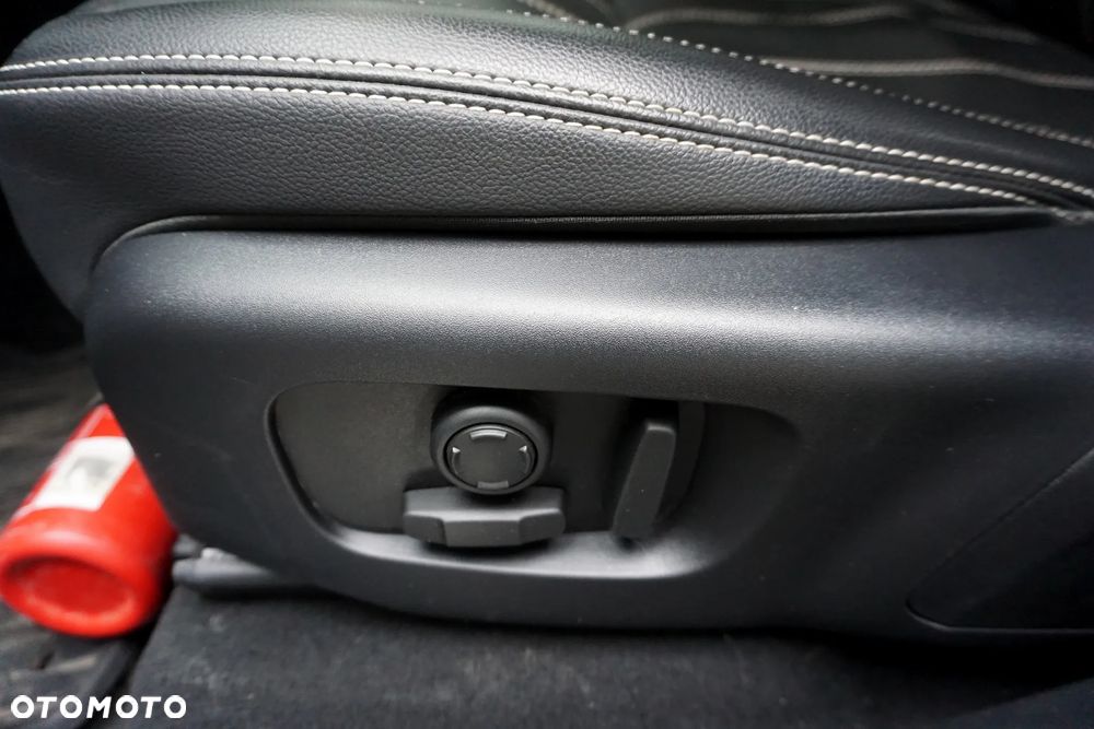 Land Rover Range Rover Velar 2.0 D200 mHEV SE - 14