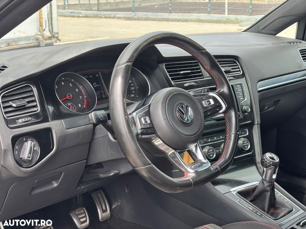 Volkswagen Golf - 15