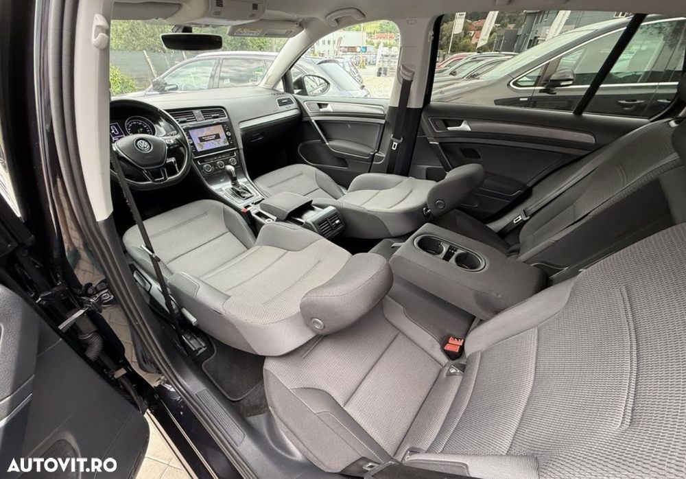 Volkswagen Golf - 26