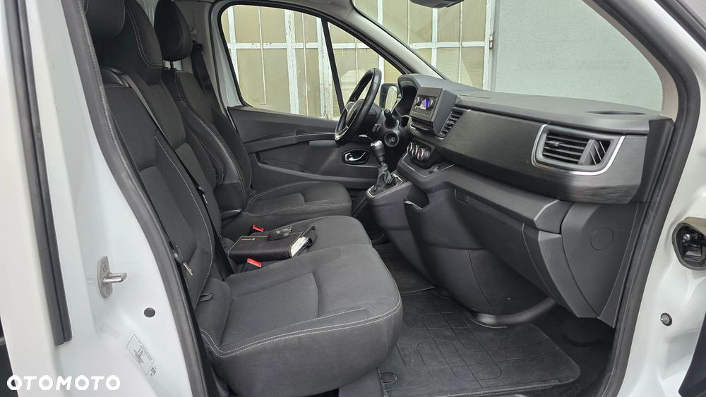 Renault Trafic - 16