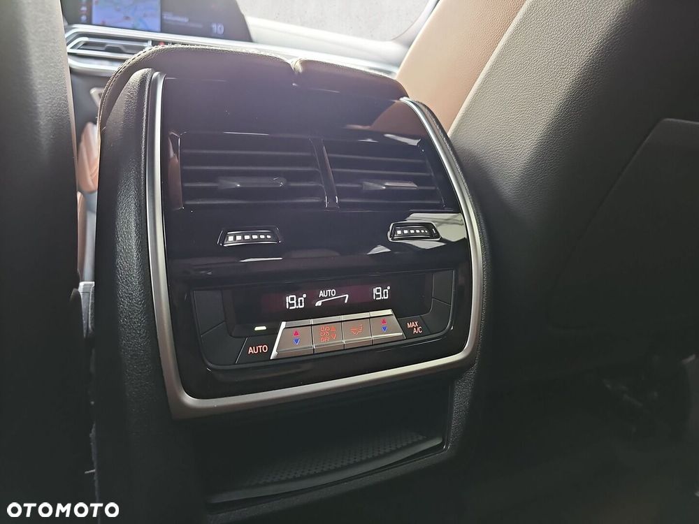 BMW X6 - 28