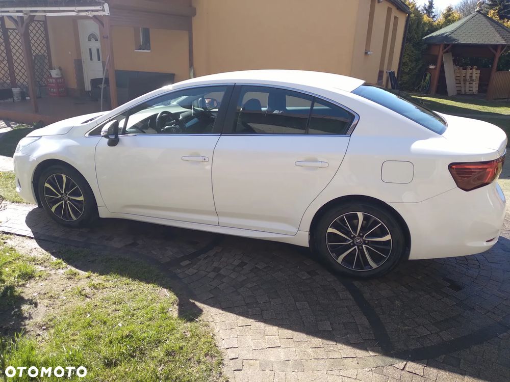 Toyota Avensis 2.0 D-4D Premium - 12