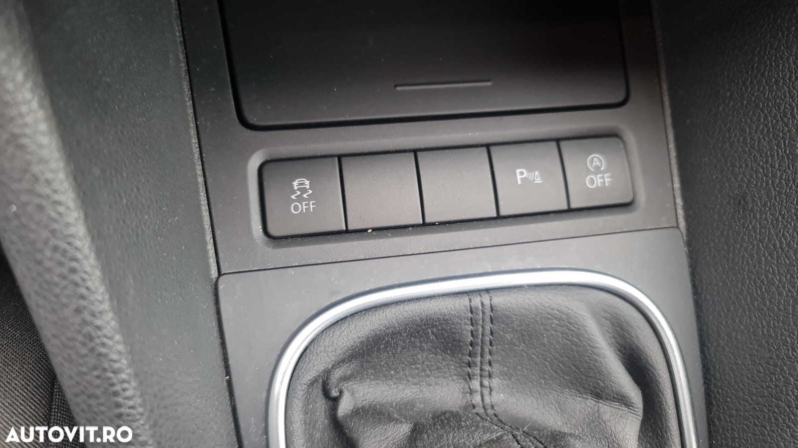 Volkswagen Golf 1.6 TDI BlueMotion Technology Comfortline - 12