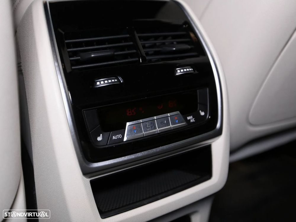 BMW X6 M50i Pack 50 anos - 48