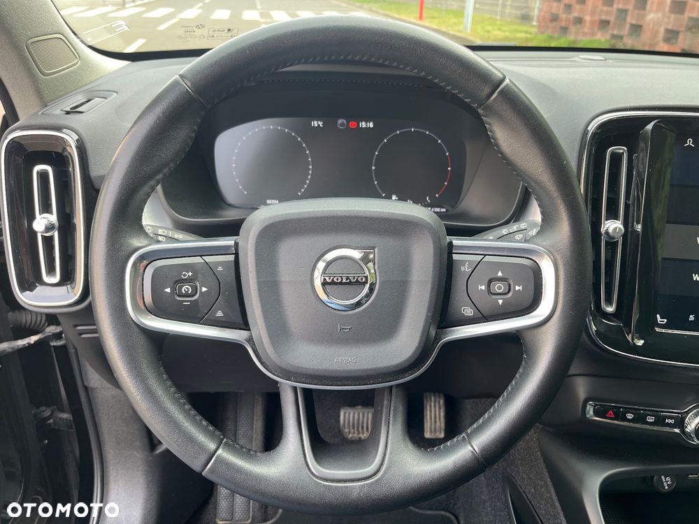 Volvo XC 40 D3 AWD Momentum Pro - 19