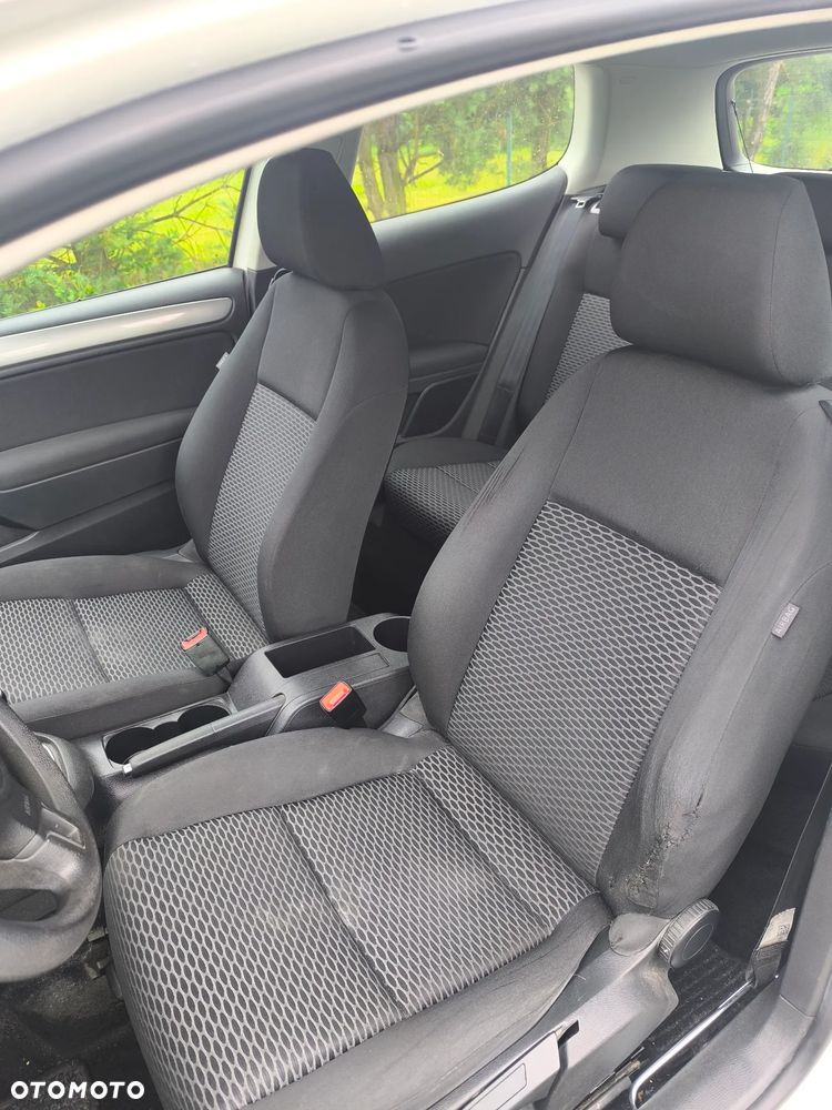 Volkswagen Golf - 11