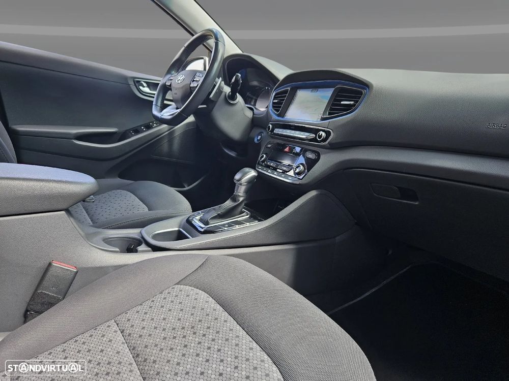 Hyundai Ioniq 1.6 GDI PHEV Tech - 32