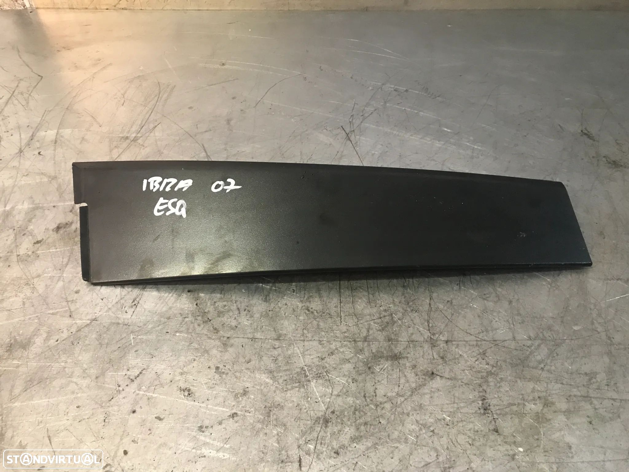 ACABAMENTO EXTERIOR PILAR PORTA SEAT IBIZA 6L - ESQUERDO  6L3853317 / - 1