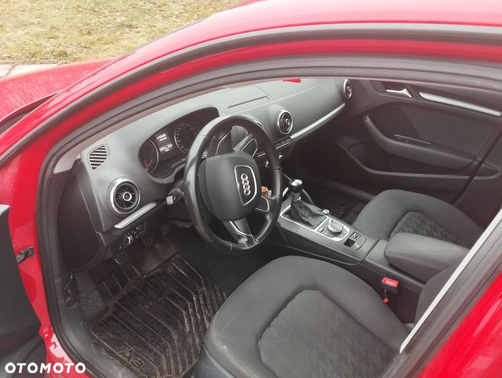 Audi A3 Sportback 1.6 TDI Ambiente - 4