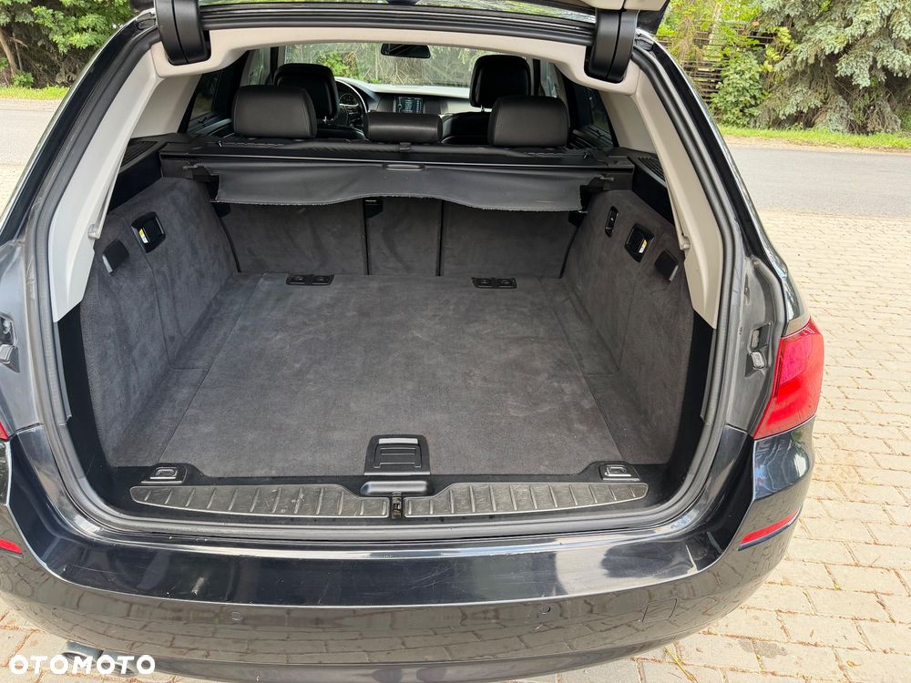 BMW Seria 5 525d - 15