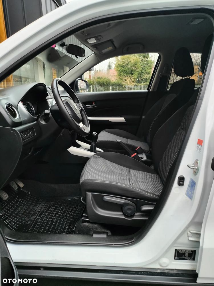Suzuki Vitara 1.6 Premium 2WD - 24