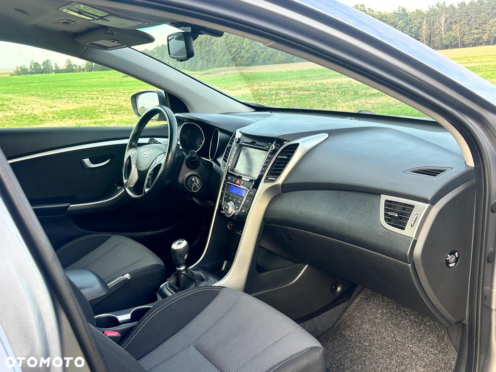 Hyundai i30 blue 1.6 CRDi YES Gold - 9