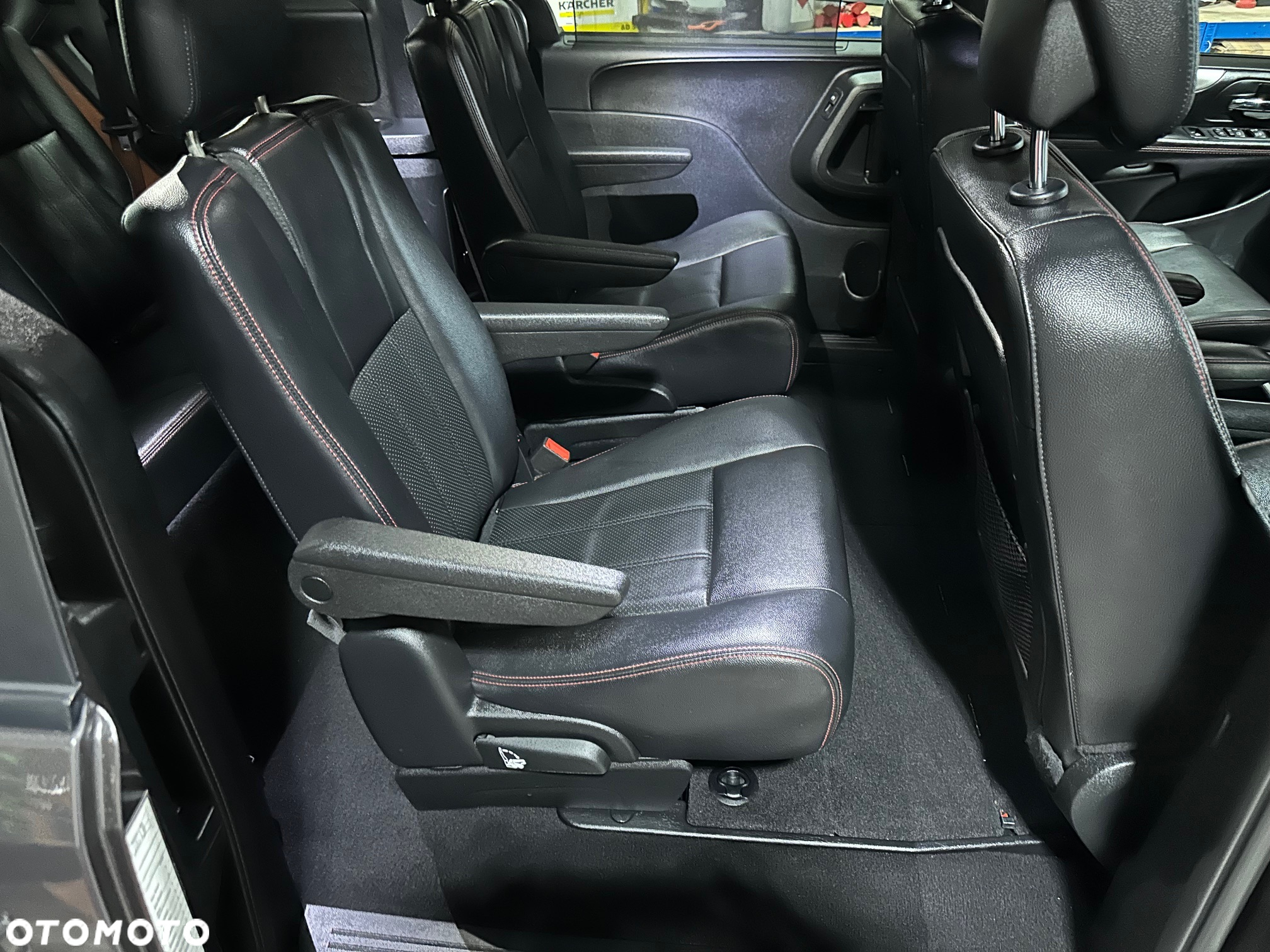 Dodge Grand Caravan 3.6 R/T - 13