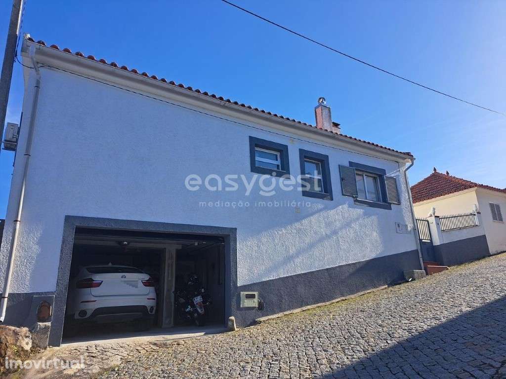 Magnífica Moradia T4 na agradável aldeia de Horta da Vilariça - Grande imagem: 4/24