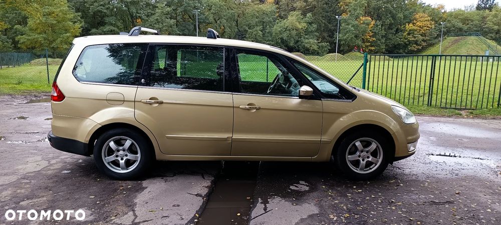 Ford Galaxy 2.0 Ghia - 2