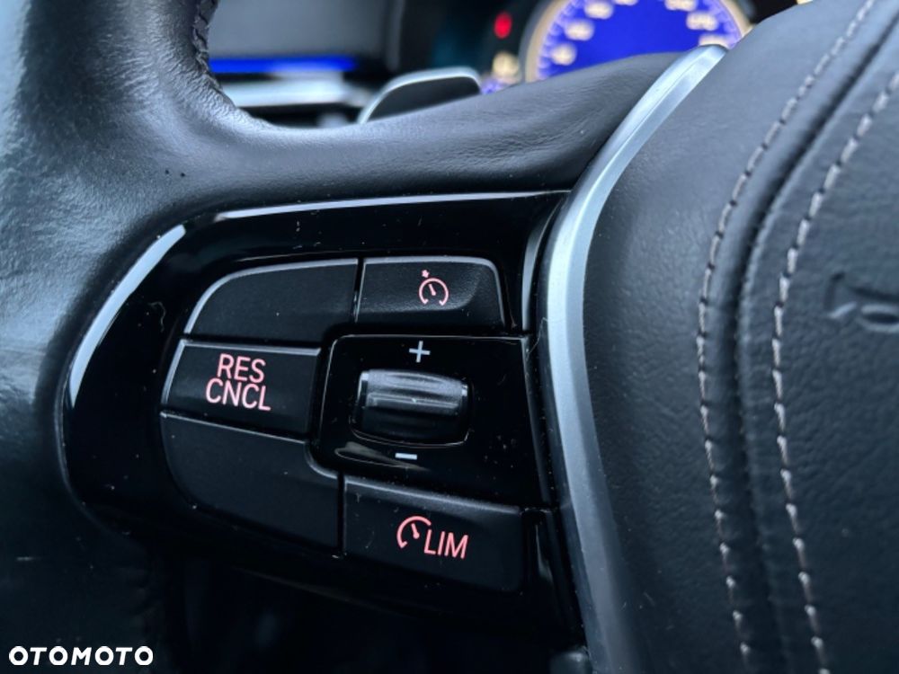 BMW Seria 5 520d xDrive Luxury Line sport - 18