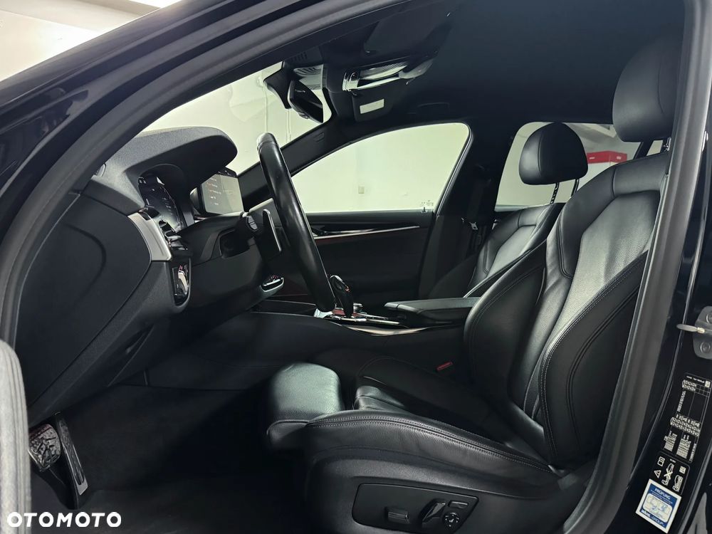 BMW Seria 5 520d xDrive Touring M Sport Edition - 26
