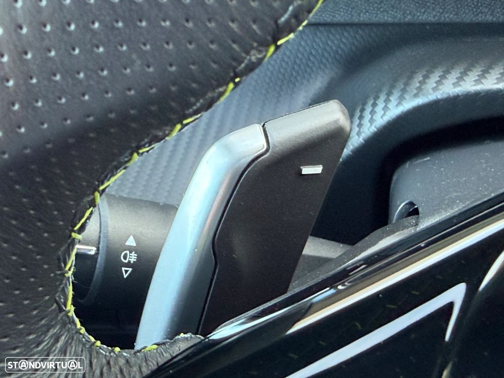 Peugeot 2008 1.2 PureTech GT EAT8 - 26