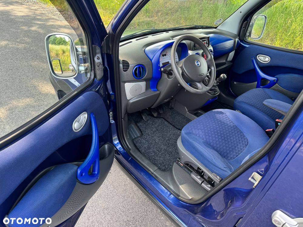Toyota Prius - 5