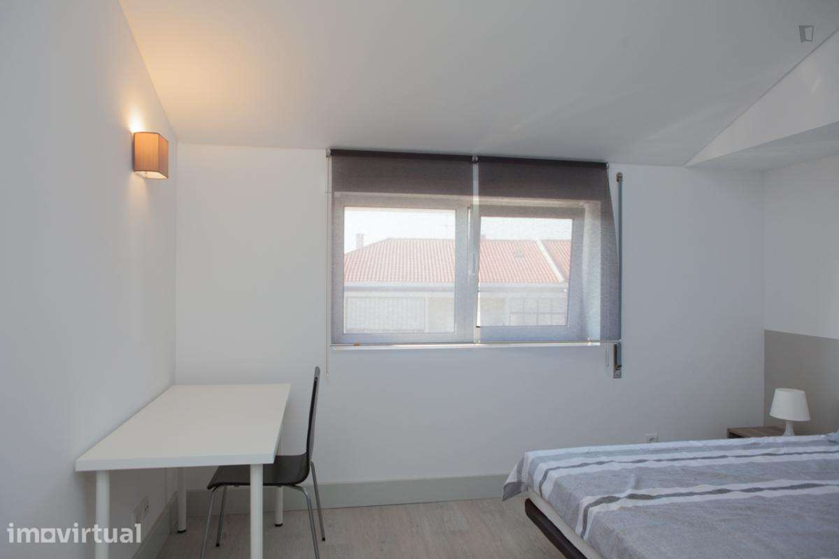 Quarto - localizado em Montes Claros Coimbra - Grande imagem: 2/23