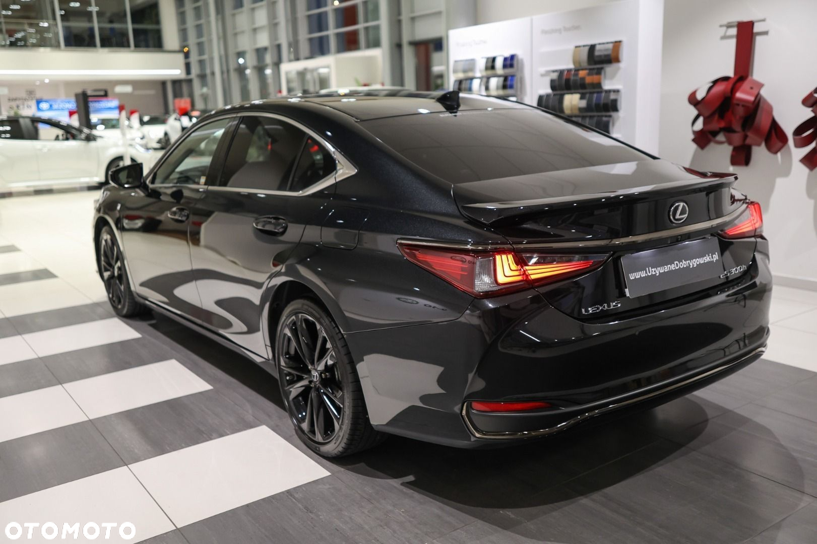 Lexus ES - 5