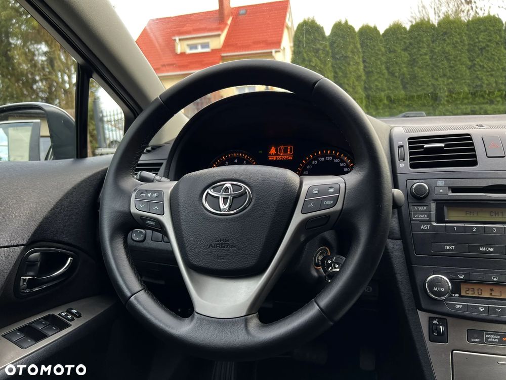 Toyota Avensis Combi 1.8 Multidrive S Executive - 28