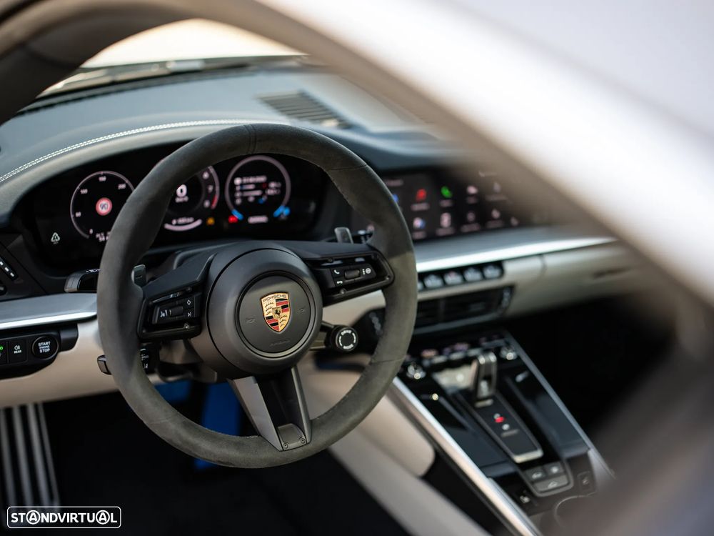 Porsche 911 (992) Carrera - 22