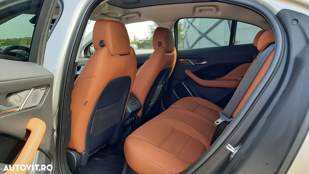 Jaguar I-Pace SE - 5