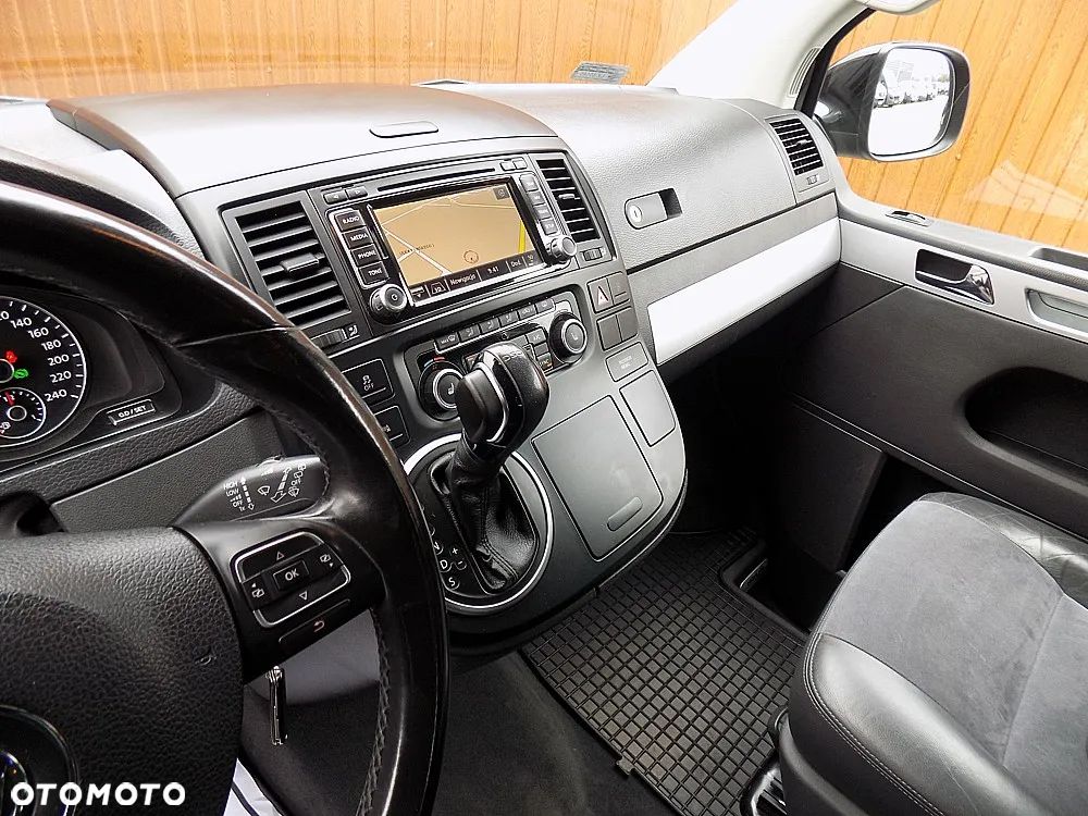 Volkswagen Multivan - 14