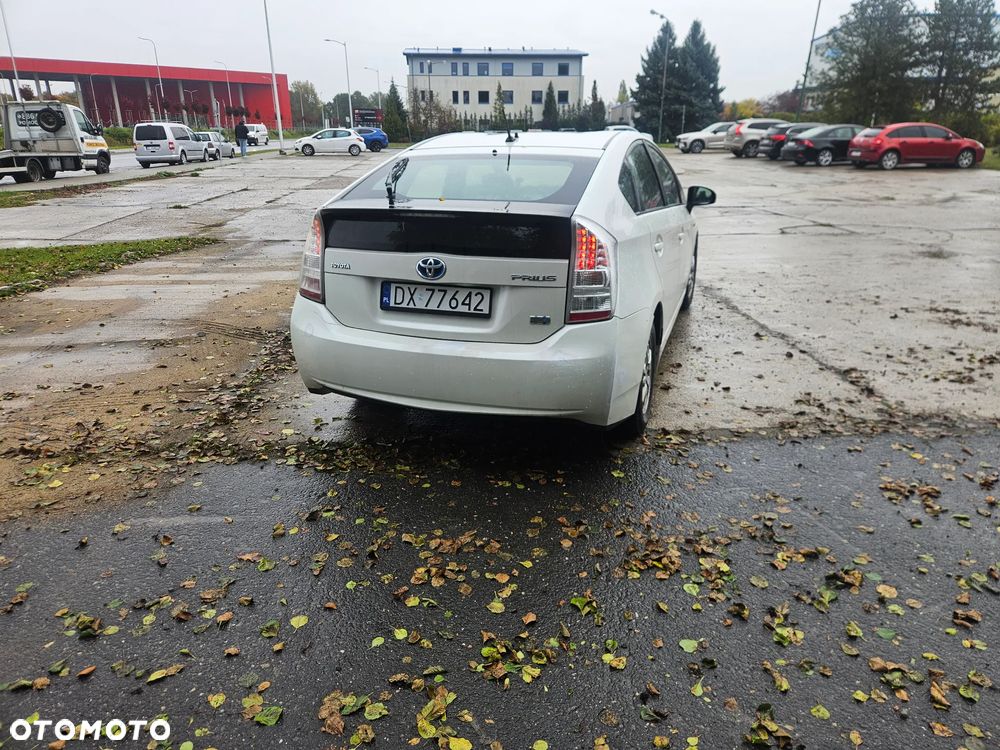 Toyota Prius 1.8 HSD Prestige - 3