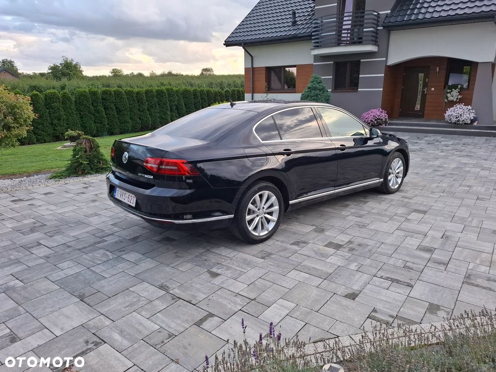 Volkswagen Passat 2.0 TDI (BlueMotion Technology) Highline - 12
