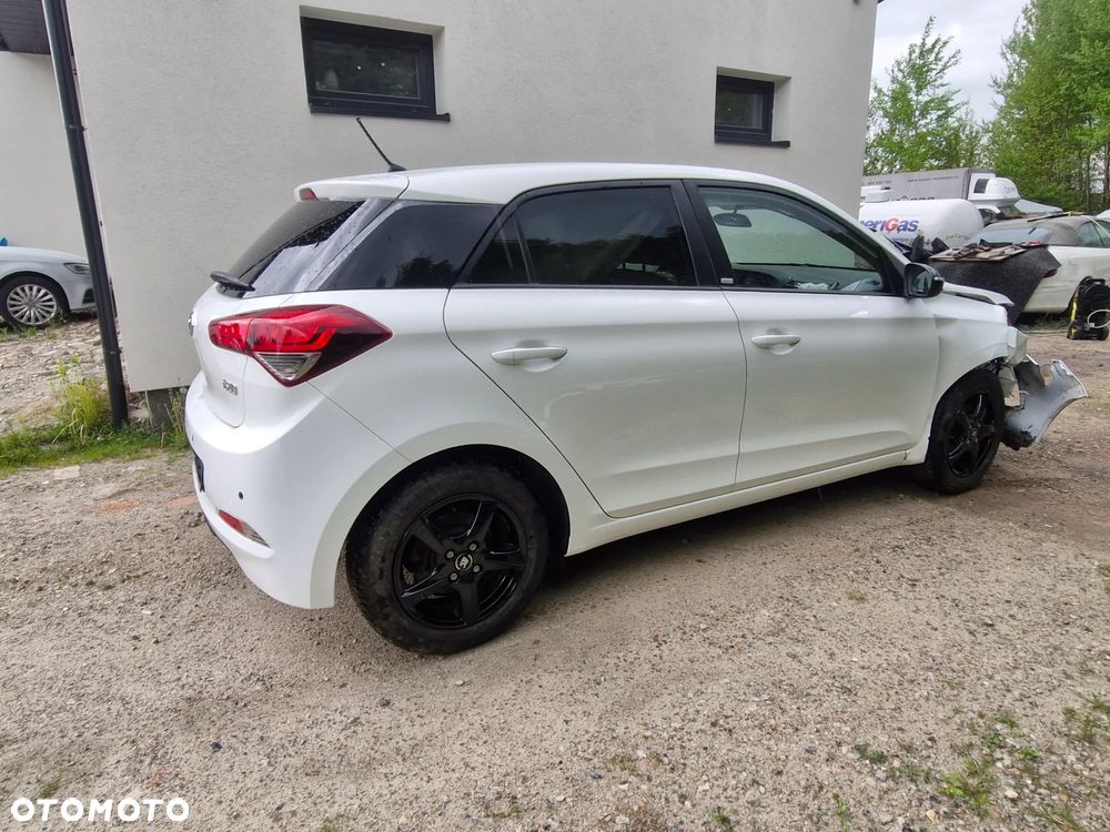 Hyundai i20 1.2 Intro Edition - 10