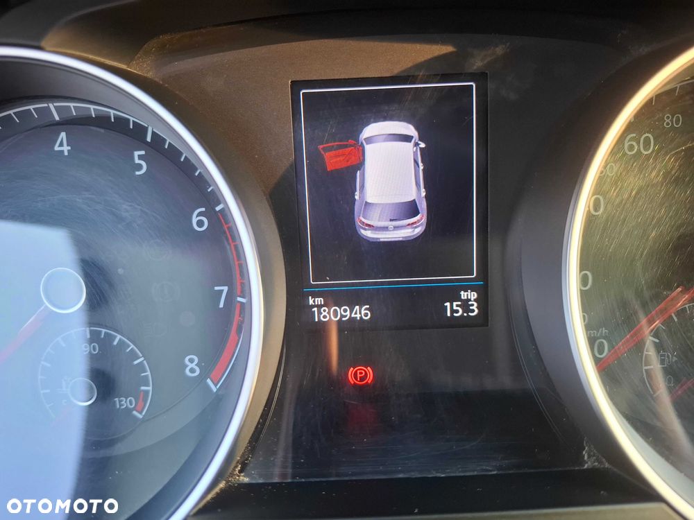 Volkswagen Golf - 6