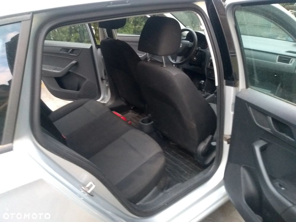 Skoda RAPID 1.2 TSI Active - 12