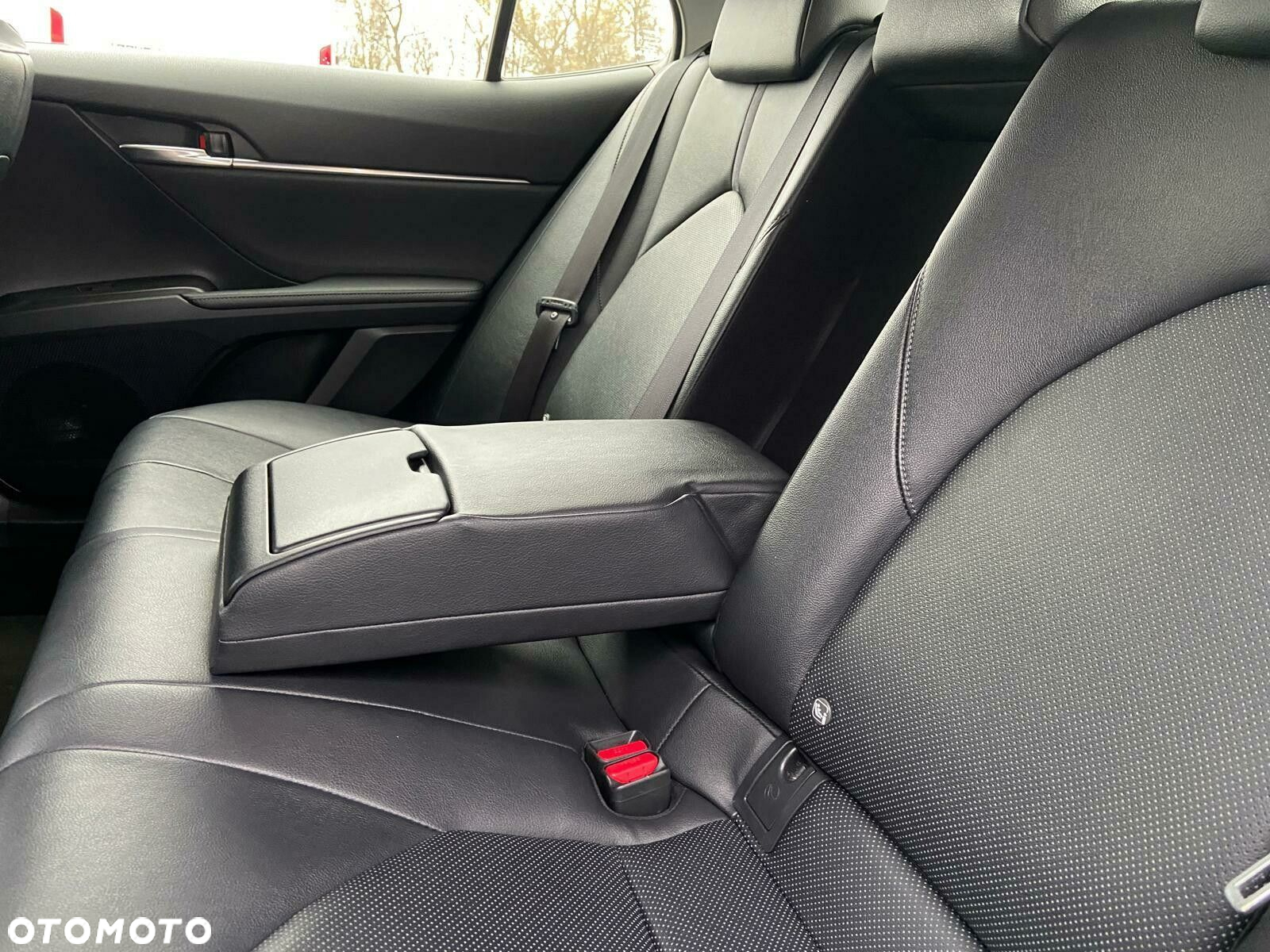 Toyota Camry 2.5 Hybrid Comfort CVT - 12