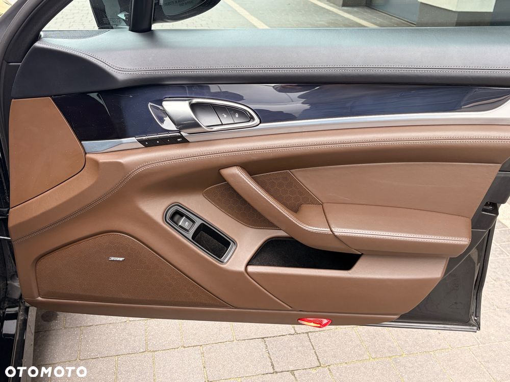 Porsche Panamera - 23
